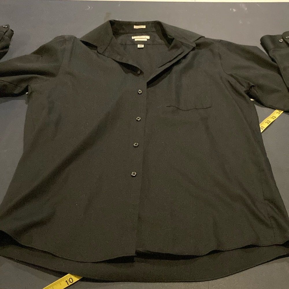 Van Heusen regular fit Black but down formal shirt, long sleeve.